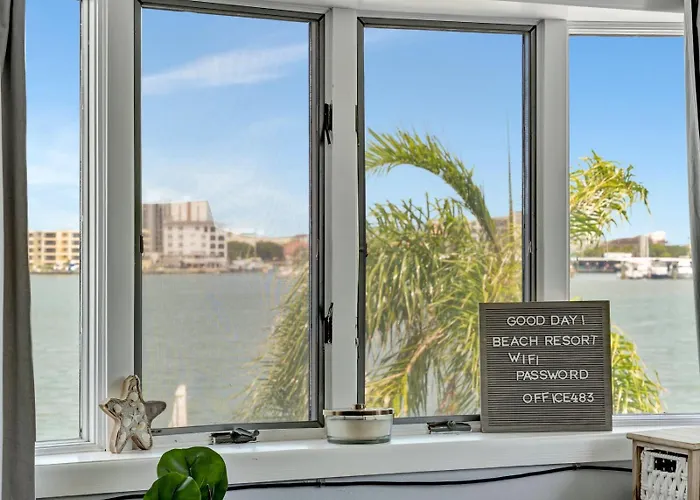 The Boho Waterview W Balcony Bbq & Heated Pool * Clearwater Beach